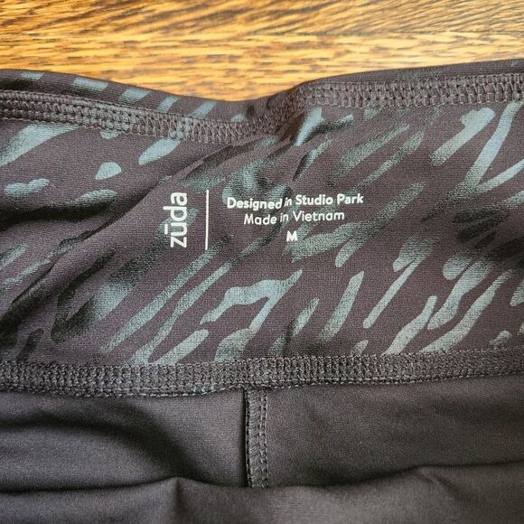 NWOT Zuda Foil Printed Athletic Leggings Zebra Stripe - Picture 4 of 10